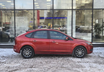 Подержанный автомобиль Ford Focus Hatchback 2009 года (4 фото)
