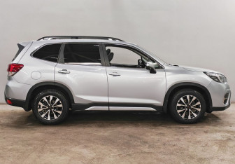 Подержанный автомобиль Subaru Forester Suv 2021 года (4 фото)