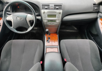 Подержанный автомобиль Toyota Camry Sedan 2011 года (10 фото)