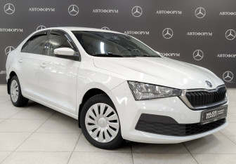Подержанный автомобиль Skoda Rapid Liftback 2021 года (3 фото)