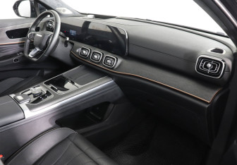 Подержанный автомобиль Jaecoo J8 2024 года (10 фото)