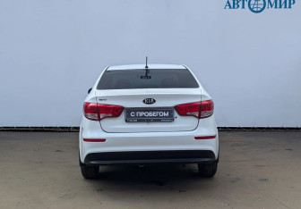 Подержанный автомобиль Kia Rio Sedan 2016 года (7 фото)