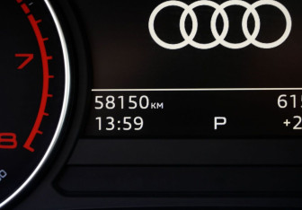 Подержанный автомобиль Audi A4 Sedan 2022 года (15 фото)
