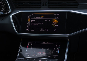 Подержанный автомобиль Audi A6 Sedan 2021 года (13 фото)