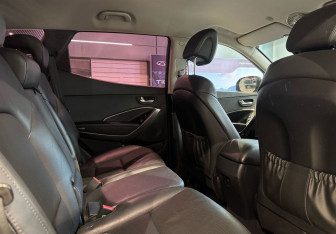 Подержанный автомобиль Hyundai Santa Fe 2015 года (11 фото)