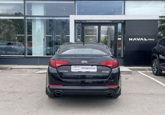 Подержанный автомобиль Kia Optima Sedan 2012 года (6 фото)