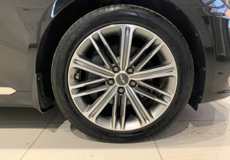 Подержанный автомобиль Genesis G80 2020 года (9 фото)