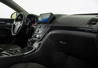 Подержанный автомобиль Opel Insignia Liftback 2012 года (15 фото)