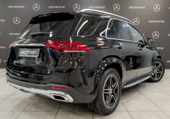 Подержанный автомобиль Mercedes-Benz GLE 2022 года (5 фото)
