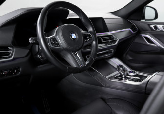 Подержанный автомобиль BMW X6 2022 года (14 фото)