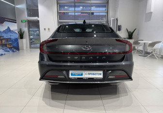 Подержанный автомобиль Hyundai Sonata 2020 года (5 фото)