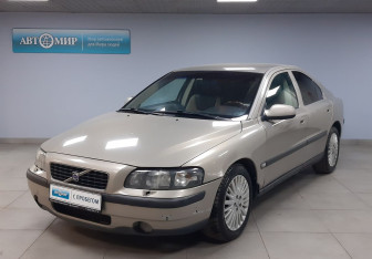 Подержанный автомобиль Volvo S60 2001 года (1 фото)