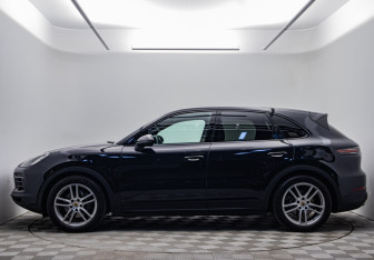 Подержанный автомобиль Porsche Cayenne 2020 года (8 фото)