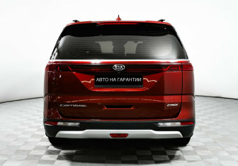 Подержанный автомобиль Kia Carnival 2021 года (6 фото)