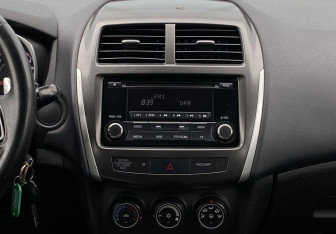 Подержанный автомобиль Mitsubishi ASX 2013 года (12 фото)