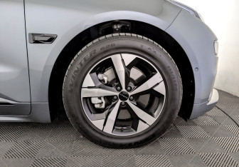 Подержанный автомобиль Zeekr 001 2022 года (18 фото)