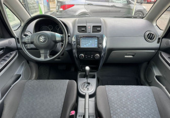 Подержанный автомобиль Suzuki SX4 Hatchback 2011 года (9 фото)