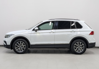 Подержанный автомобиль Volkswagen Tiguan 2022 года (8 фото)