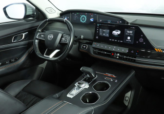 Подержанный автомобиль Changan UNI-K 2023 года (12 фото)