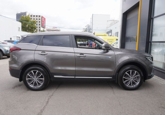 Подержанный автомобиль Geely Atlas Pro 2023 года (4 фото)