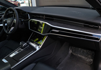 Подержанный автомобиль Audi A6 Sedan 2025 года (7 фото)