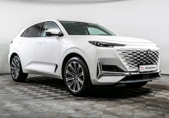 Подержанный автомобиль Changan UNI-K 2023 года (3 фото)