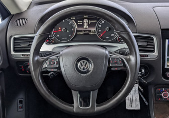 Подержанный автомобиль Volkswagen Touareg 2013 года (22 фото)