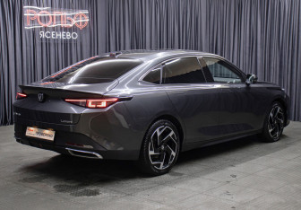 Подержанный автомобиль Changan Lamore 2023 года (5 фото)