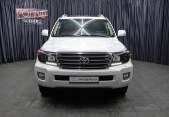 Подержанный автомобиль Toyota Land Cruiser Suv 2015 года (2 фото)