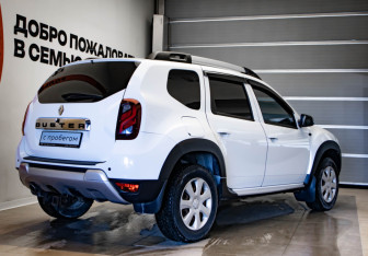 Подержанный автомобиль Renault Duster 2017 года (4 фото)