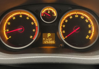 Подержанный автомобиль Opel Corsa 2011 года (18 фото)