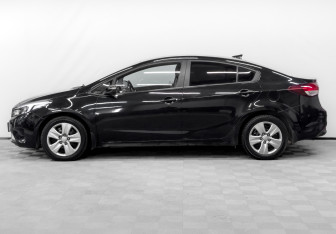 Подержанный автомобиль Kia Cerato Sedan 2019 года (8 фото)