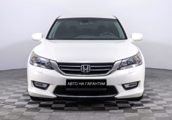 Подержанный автомобиль Honda Accord Sedan 2013 года (2 фото)
