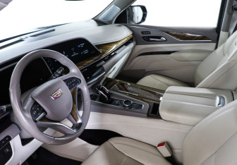 Подержанный автомобиль Cadillac Escalade Suv 2021 года (13 фото)