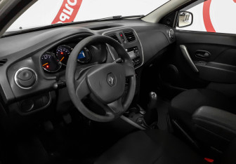 Подержанный автомобиль Renault Logan Sedan 2016 года (7 фото)