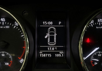 Подержанный автомобиль Skoda Yeti 2015 года (17 фото)