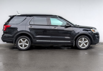 Подержанный автомобиль Ford Explorer 2018 года (4 фото)