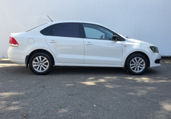 Подержанный автомобиль Volkswagen Polo Sedan 2013 года (4 фото)