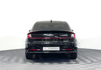 Подержанный автомобиль Hyundai Sonata 2020 года (6 фото)