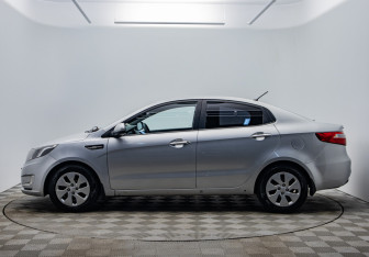 Подержанный автомобиль Kia Rio Sedan 2012 года (2 фото)