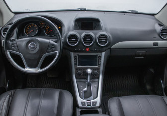 Подержанный автомобиль Opel Antara 2014 года (13 фото)