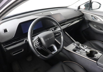 Подержанный автомобиль Omoda C5 2023 года (9 фото)