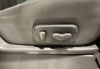 Подержанный автомобиль Nissan Pathfinder 2013 года (21 фото)