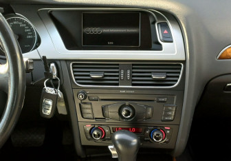 Подержанный автомобиль Audi A4 Sedan 2008 года (13 фото)