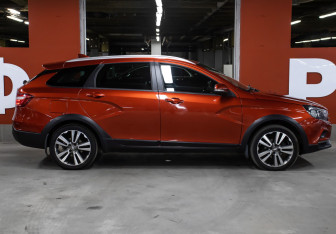 Подержанный автомобиль LADA (ВАЗ) Vesta Wagon 2018 года (4 фото)