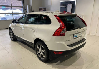 Подержанный автомобиль Volvo XC60 2012 года (7 фото)