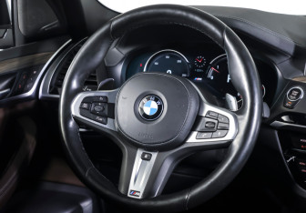 Подержанный автомобиль BMW X3 2018 года (13 фото)