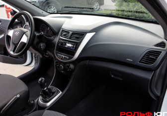 Подержанный автомобиль Hyundai Solaris Hatchback 2012 года (7 фото)