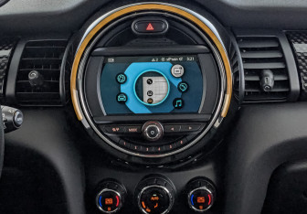 Подержанный автомобиль MINI Hatch 2019 года (17 фото)