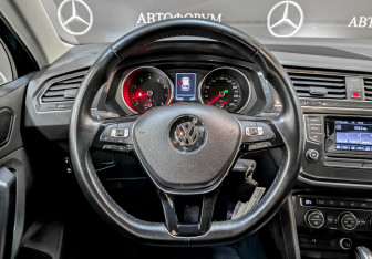Подержанный автомобиль Volkswagen Tiguan 2017 года (21 фото)